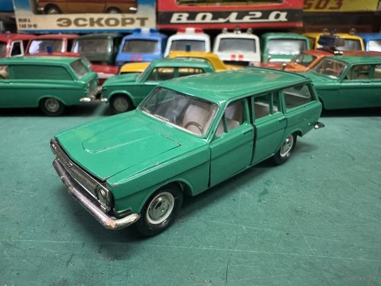 Волга ГАЗ-2402 цвет кипарис, Тантал, Агат, Саратов с рубля