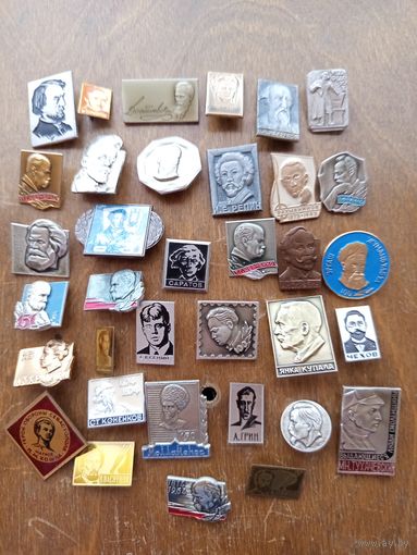 Значки. С рубля.
