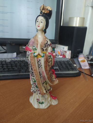 Статуэтка гейши.
