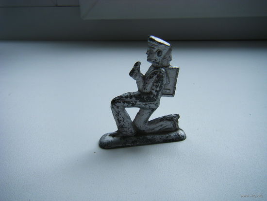 Оловянный солдатик из СССР. Матрос с рацией.