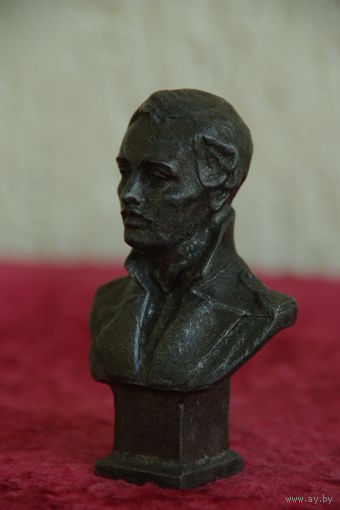 Бюст Лермонтов