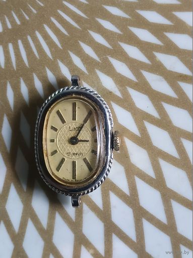Часы наручные Луч ,тикают.  В коллекцию,ремонт,на запчасти.Состояние на скане.