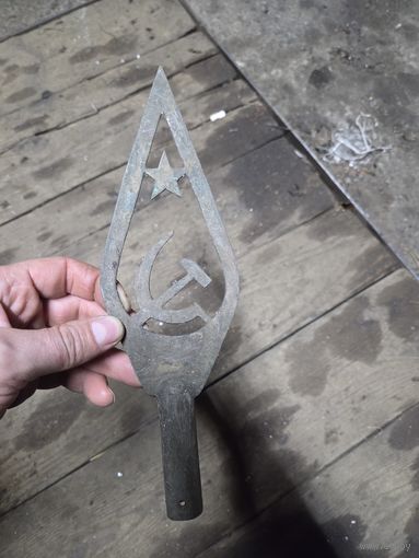 Навершие на древко, латунь.