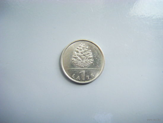 Латвия 1 лат 2006г. ШИШКА