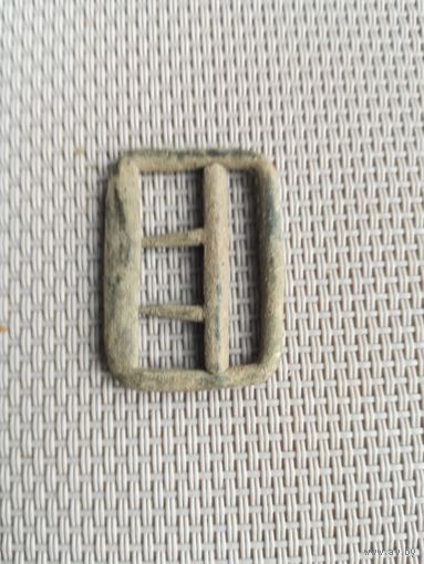Пряжка клеймо с рубля!