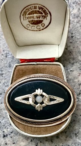 Брошь (в ремонт)