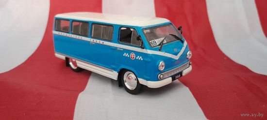 Машинка (модель) deagostini 1:43  РАФ-977ДМ Маршрутное такси