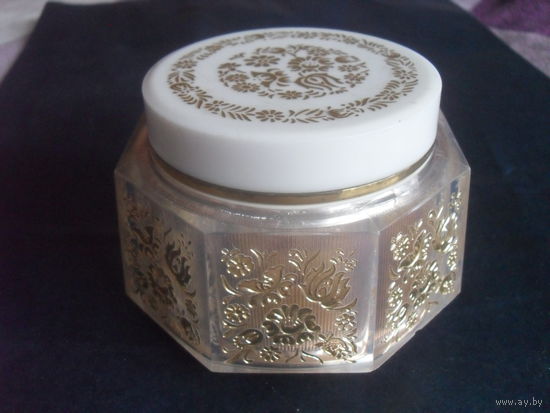 Шкатулка музыкальная,играет Полонез Огинского. Знак качества.Исправная.