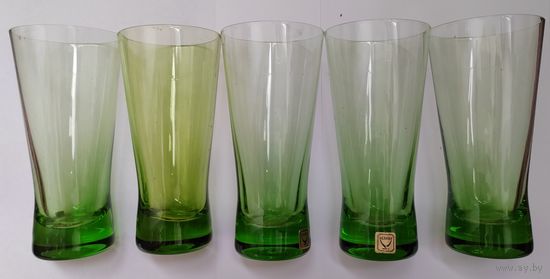Бокалы. Неман. Зелёное стекло.