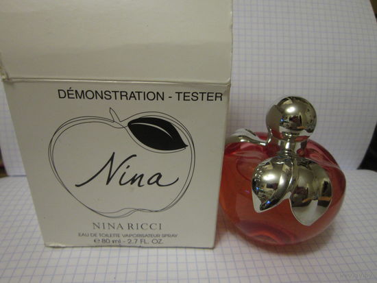 Nina Ricci . Nina