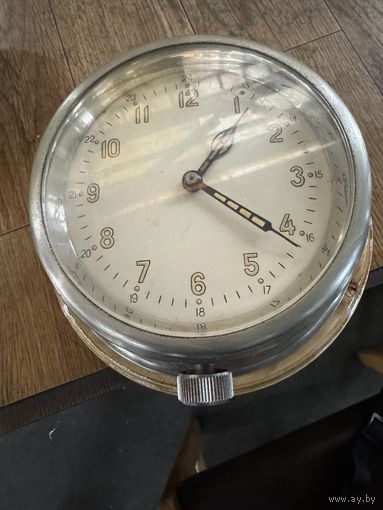 Часы корабельные