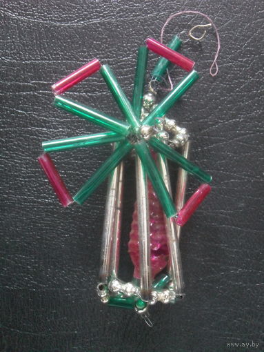 Елочная игрушка Мельница,стеклярус.