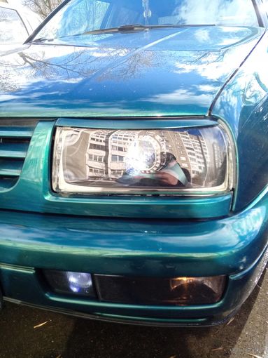 Стекла фар фольксваген Венто прозрачные под линзы.