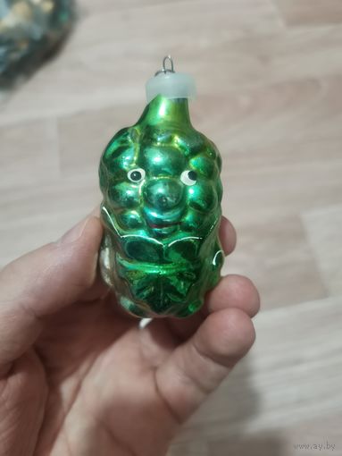 Советская елочная игрушка виноградинка