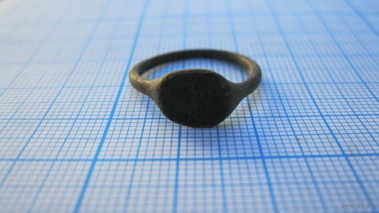 Перстень старинный. Бронза, литье.