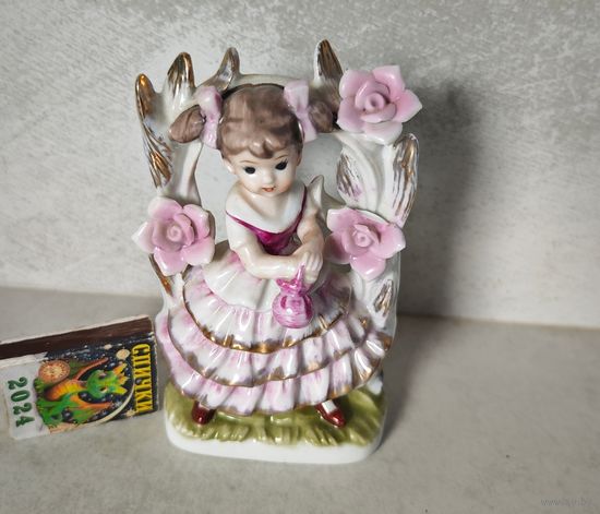 Статуэтка девочка