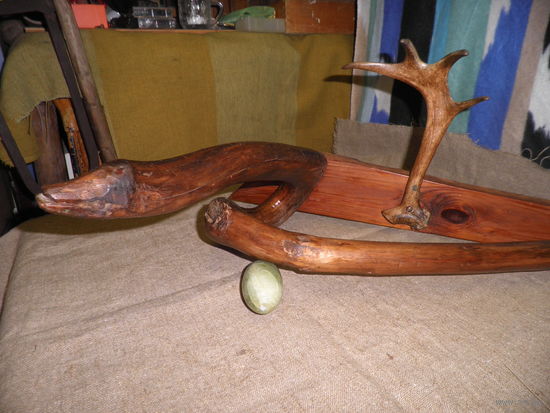 Вешалка змея и рог косули.С рубля.