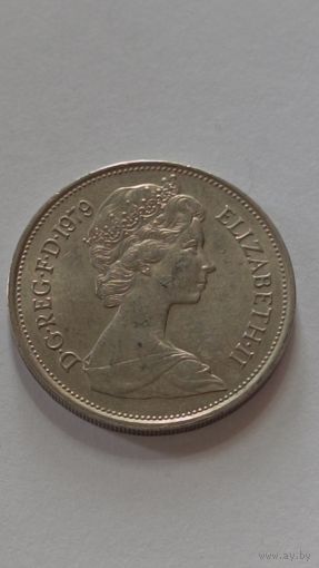 Великобритания. 10 новых пенсов 1979 года.