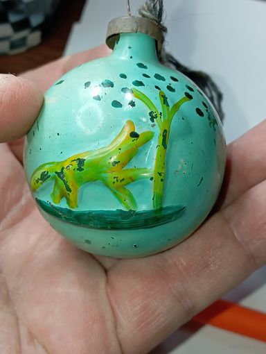 Ёлочная игрушка , Шар с выпуклой анимацией и ручной раскраской  . Редкая .
