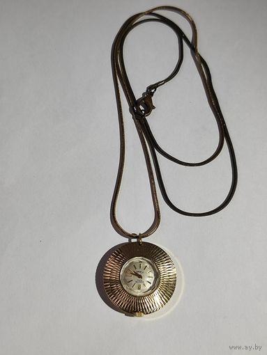 Часы-кулон  женские EXACTA Chaika / Швейцария совместно с СССР.
