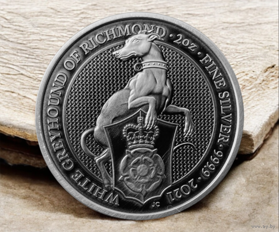 Великобритания 5 фунтов 2021г. "Звери Королевы: Белая борзая Ричмонда". Пьедфорт. ANTIQUE. Монета в капсуле; подарочном футляре; номерной сертификат N78. Тираж 150шт. СЕРЕБРО 62,20гр.(2 oz).