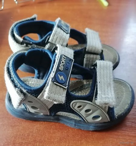 Отличные босоножки для мальчика, р-р 25, стелька 16