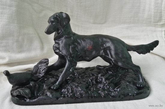 Сеттер в стойке на куропатку. Касли, СССР, 1973 год. Чугунное литьё.