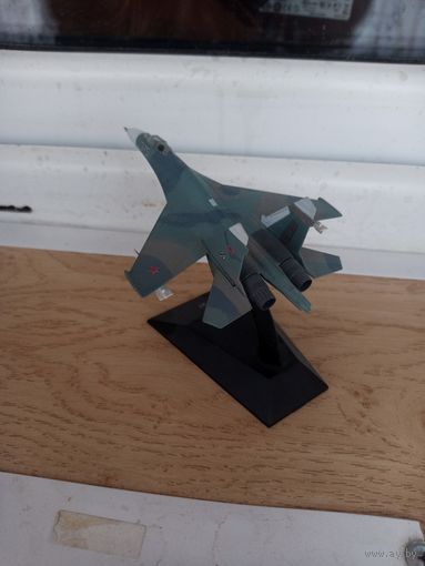 Легендарные самолеты Су-27