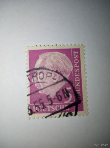 Марка. 1954 год."Профессор Т.Хойсс"