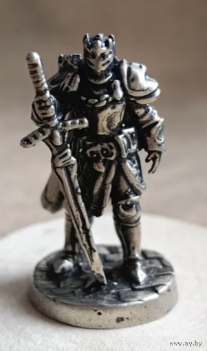 Статуэтка миниатюра Король в доспехах Металл/сплав