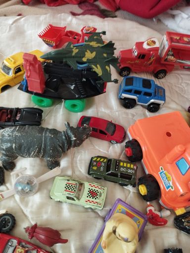 Игрушки и машинки более 30 шт