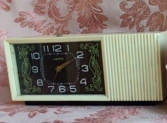 Часы будильник НАИРИ музыкальной с мелодией.