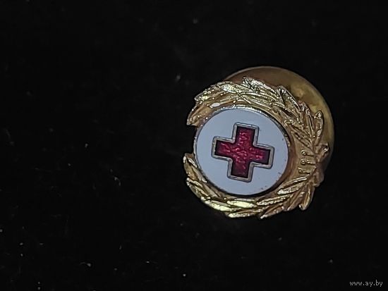 Значок почётный член красного креста