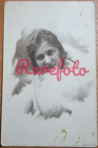1930-е Открыточный формат девушка студийное фотоателье Фортуна типаже ретро