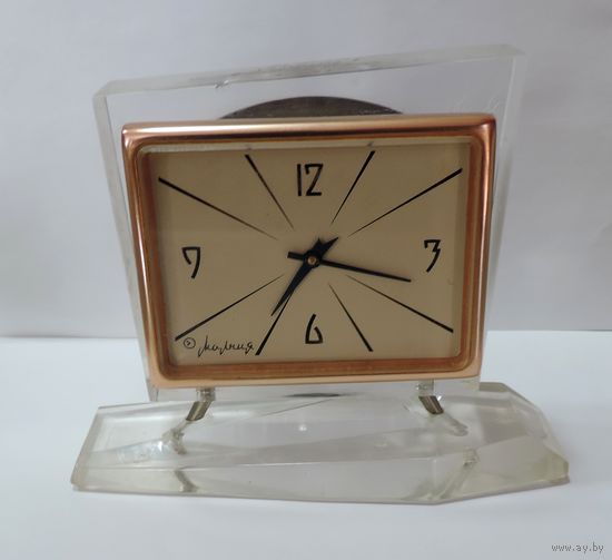 Часы настольные "Молния" 1965 г. СССР. Исправные.
