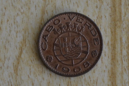 Кабо-Верде 1 эскудо 1968  с 1 руб   Нечастая!