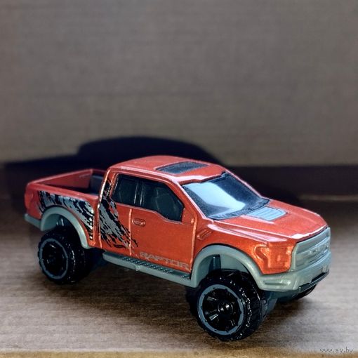 Hot Wheels Mattel 2017 Ford F-150 Raptor модель #24 Форд