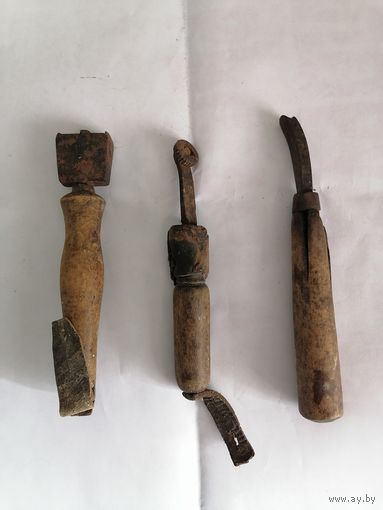 Старый кожевенный инструмент