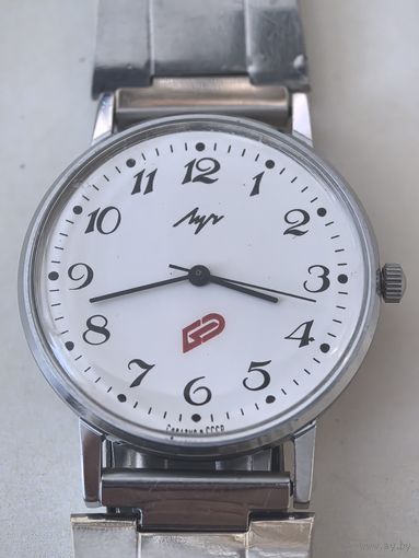 Часы кварцевые костюмные ЛУЧ .СССР. с БРАСЛЕТОМ!!!   часы на ходу..  НОВАЯ БАТАРЕЙКА!!! 20.02.2026 г. Сохран!!!