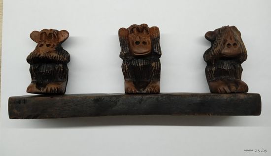 Статуэтка из дерева. Африка. Гвинея.