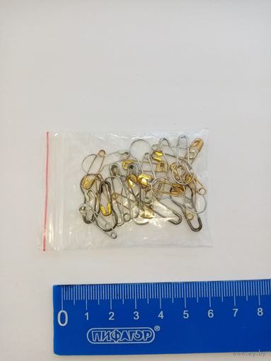 Лот мини-булавочек.