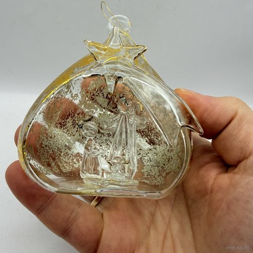 Стеклянный шар ручной работы Рождественский вертеп. Италия. 3842