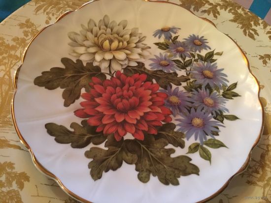Тарелка коллекционная Хризантема Ноябрь Цветы Англия ( Royal Albert, Royal Doulton и др)
