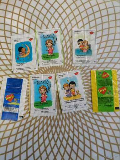 Вкладыши от жвачки.