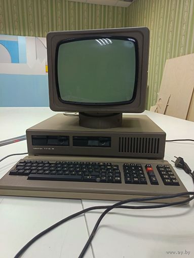 Компьютер Robotron-1715 1985г. рабочий