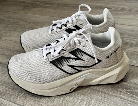 Кроссовки женские New Balance (оригинал).