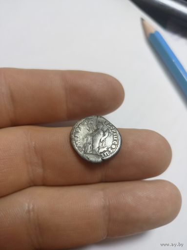 24 римская империя денарий серебро Антоний Пий