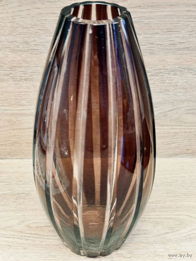 Нечастая ваза Нёман двухслойного стекла  1960х