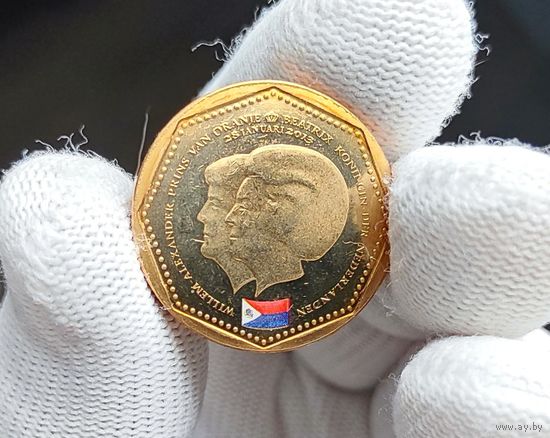 Нидерландские Антильские острова (Антилы), KM#86 5 гульденов 2013 г, памятная - Виллем-Александр и Беатрикс,  UNC