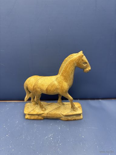 Статуэтка бегущая лошадь конь